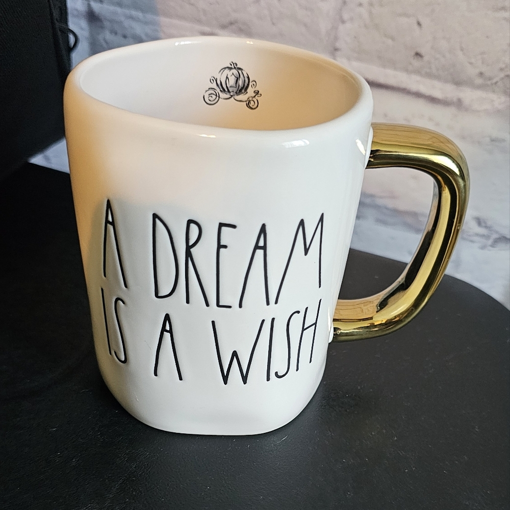 NWOT-Cinderella Mug w/ Gold Handle - Picture 2 of 2